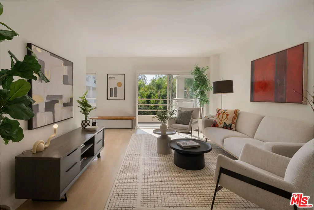 1131 Alta Loma Road 428, West Hollywood, CA — listing photo 1