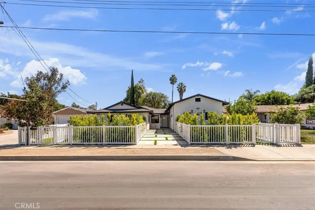 22714 Schoolcraft, West Hills, CA — listing photo 1