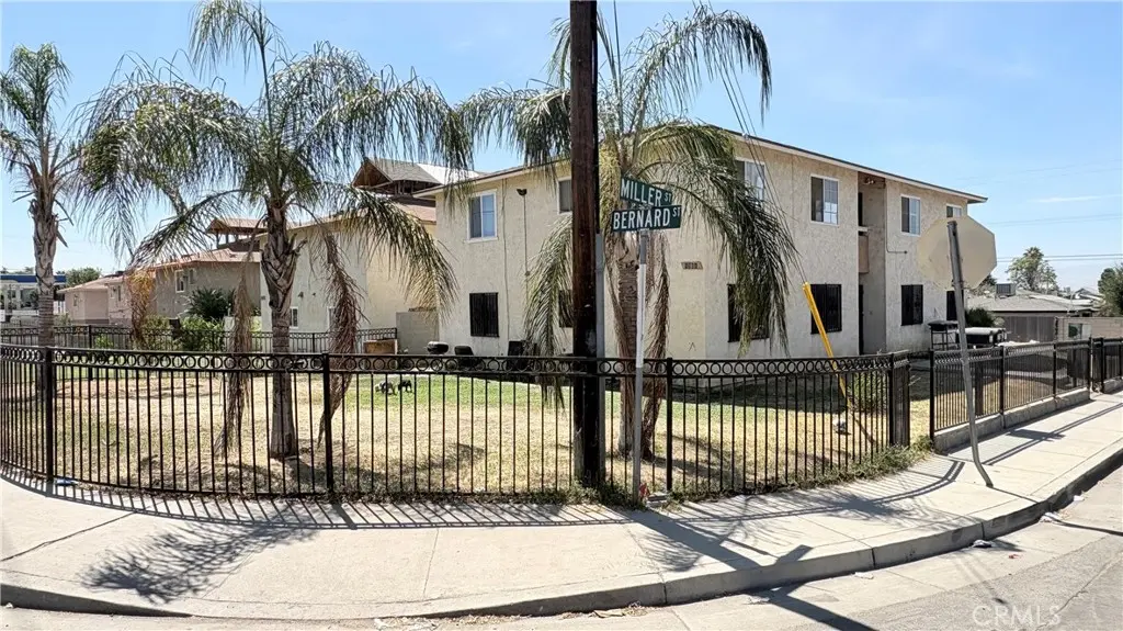1303 Bernard, Bakersfield, CA — listing photo 1