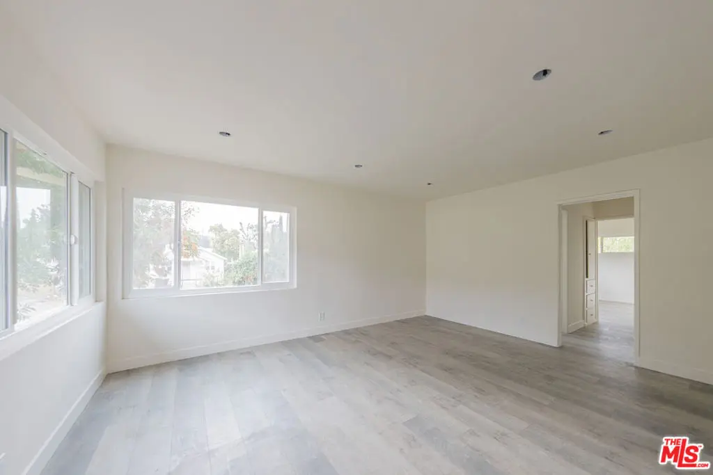 Condominium for rent at 10043 Haines Canyon Avenue B, Los Angeles, CA featuring 2 beds and 1 bath