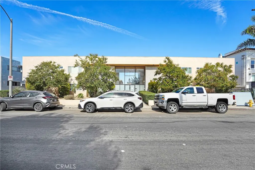 5232 Corteen Place 7, Valley Village, CA — listing photo 1