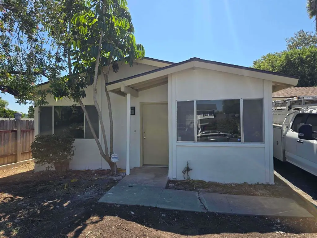841 Arcadia Avenue, Vista, CA — listing photo 1