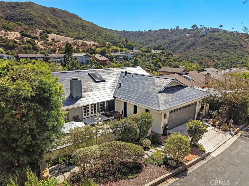 1467 Regatta Road, Laguna Beach, CA — listing photo 1