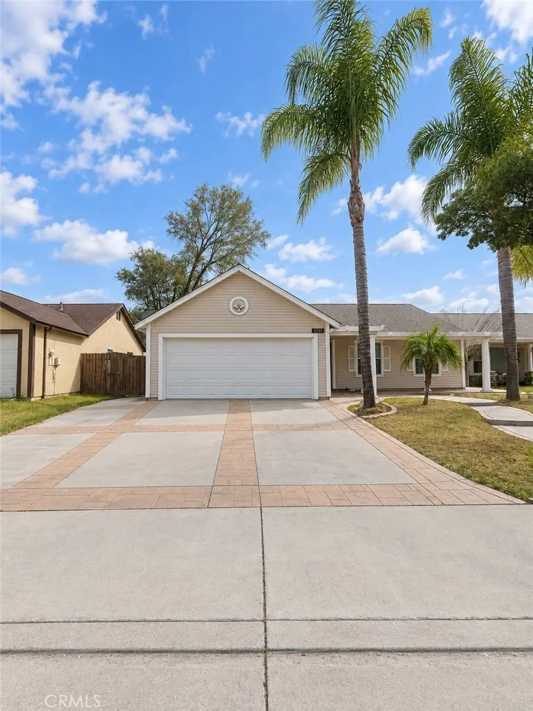 2351 Carnation, Hemet, CA — listing photo 1