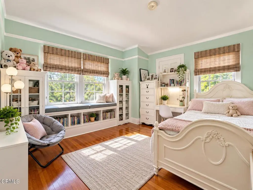 Rooming House for rent at 1117 S Wilton Place A, Los Angeles, CA featuring 1 bed and 1 bath
