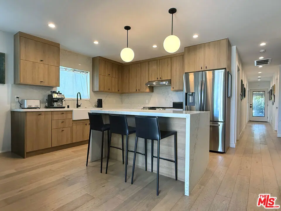 Single Family Residence for rent at 3607 Potomac Avenue, Los Angeles, CA featuring 3 beds and 3 baths