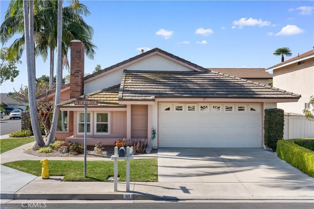 Single Family Residence for rent at 10 Alderbrook, Irvine, CA featuring 3 beds and 2 baths