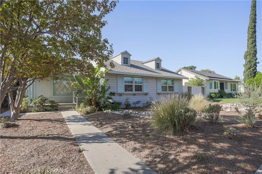 17062 San Fernando Mission Boulevard, Granada Hills, CA — listing photo 1