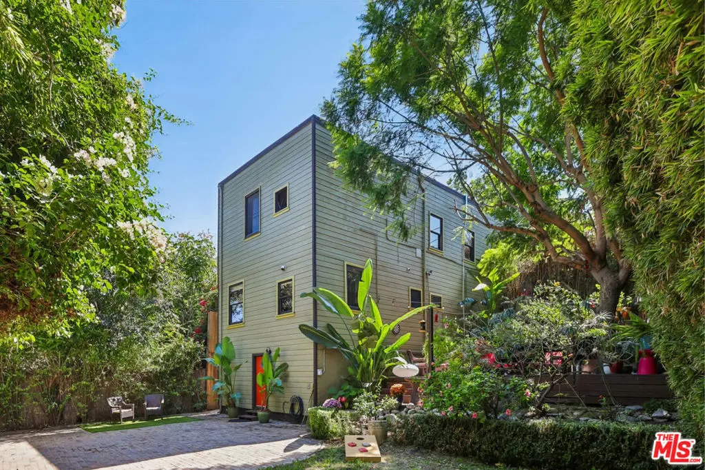 954 E Edgeware Road, Los Angeles, CA — listing photo 1