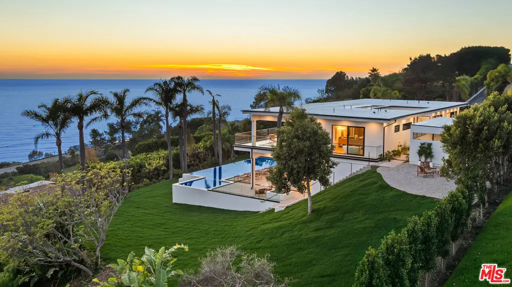 Single Family Residence for rent at 4732 Avenida Del Mar, Malibu, CA featuring 4 beds and 5 baths