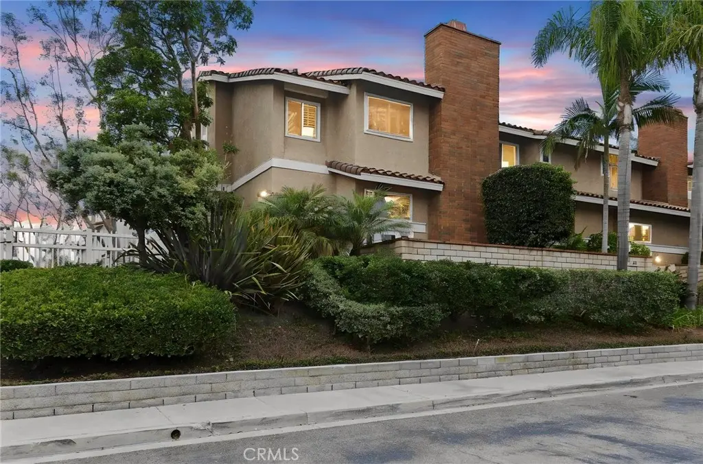 21072 Poolside, Huntington Beach, CA — listing photo 1