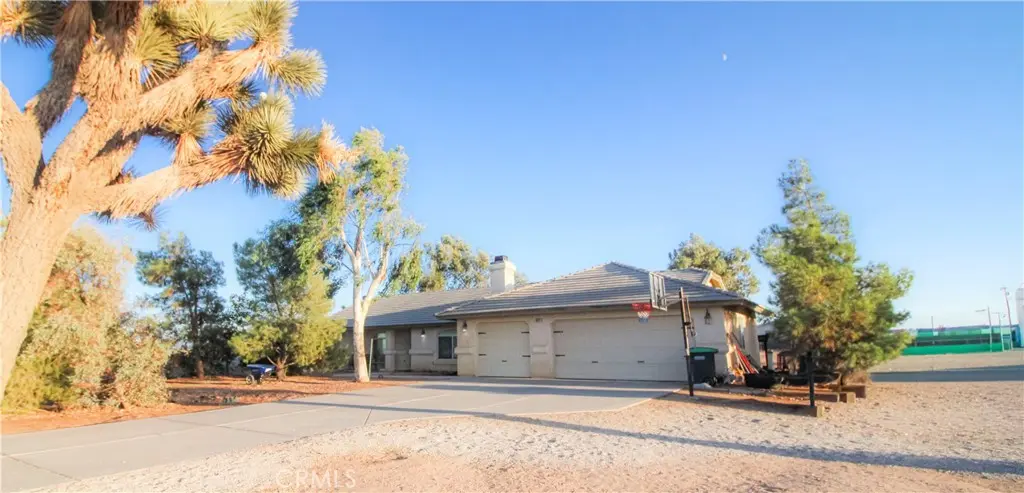 8979 Appleton, Victorville, CA — listing photo 1