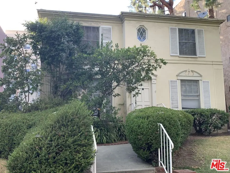 Apartment for rent at 325 N Palm Drive F, Beverly Hills, CA and 1 bath