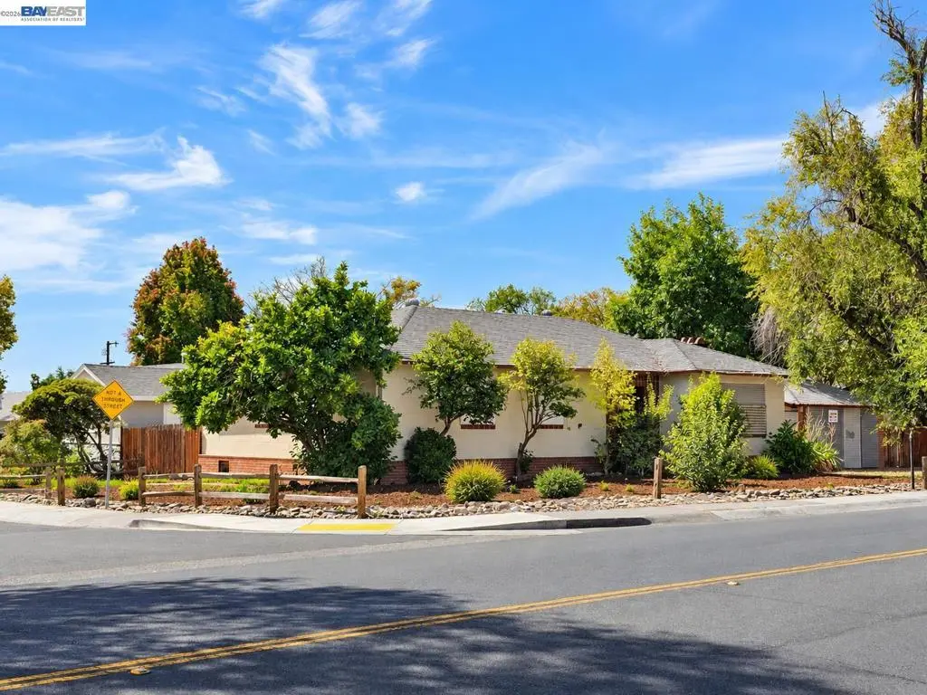 2305 Tennessee St, Vallejo, CA — listing photo 1