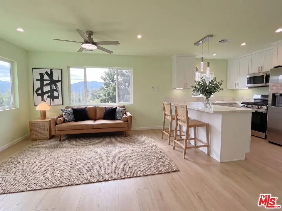 Single Family Residence for rent at 3131 Jolley Drive, Burbank, CA featuring 1 bed and 1 bath