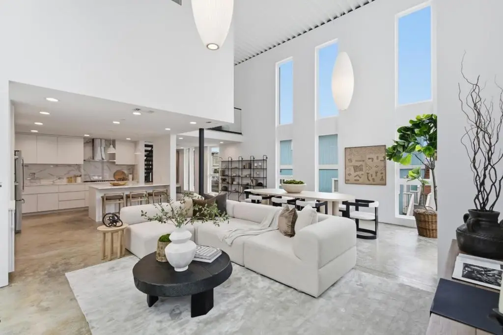 1375 Livingston Avenue, Pacifica, CA — listing photo 1