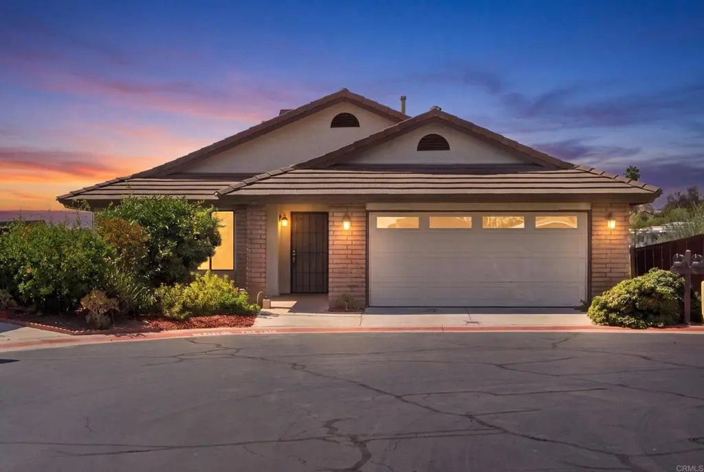 2032 Fiesta, Escondido, CA — listing photo 1