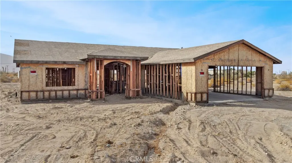 2879 Gram, Thermal, CA — listing photo 1