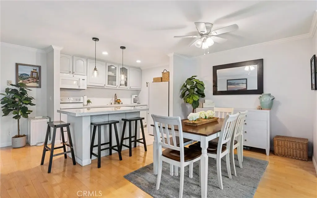 635 S Prospect Avenue 101, Redondo Beach, CA — listing photo 1