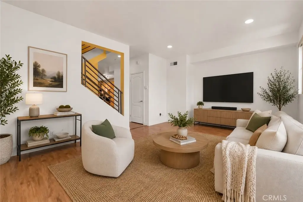 11622 Oxnard Street, North Hollywood, CA — listing photo 1