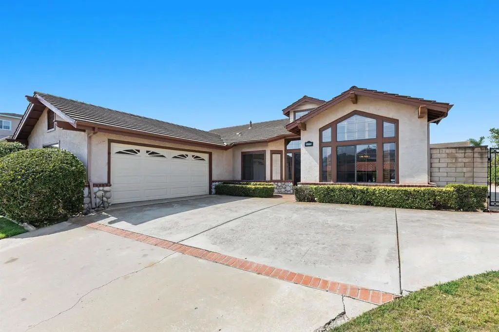Single Family Residence for sale at 1693 W Country Club, Escondido, CA featuring 3 beds and 2 baths