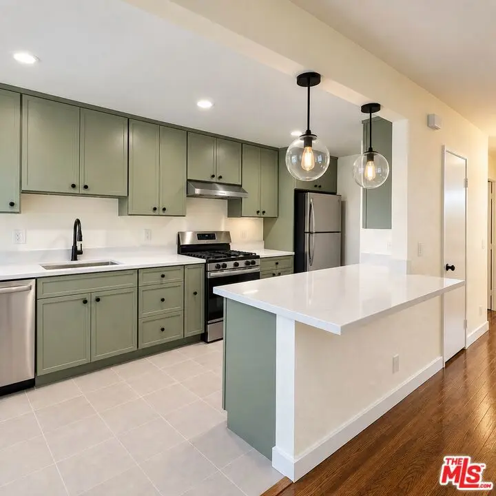 Condominium for rent at 5824 Bowcroft Street 2, Los Angeles, CA featuring 2 beds and 1 bath