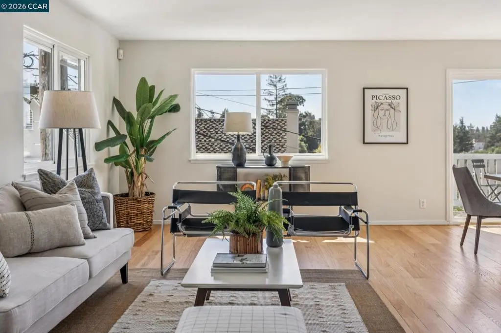 Single Family Residence for sale at 1016 Norwood Ave, Oakland, CA featuring 3 beds and 2 baths