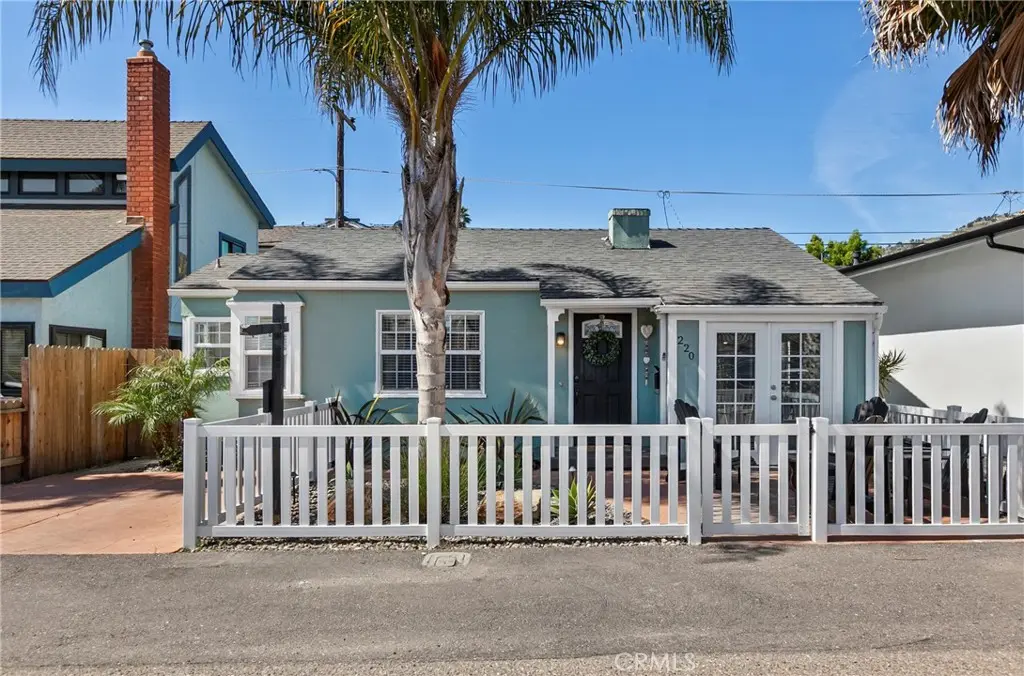 220 Capistrano Avenue, Pismo Beach, CA — listing photo 1