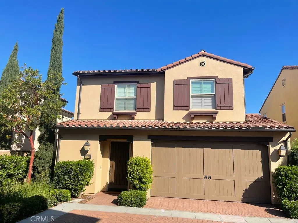 Condominium for rent at 70 Devonshire, Irvine, CA featuring 3 beds and 3 baths