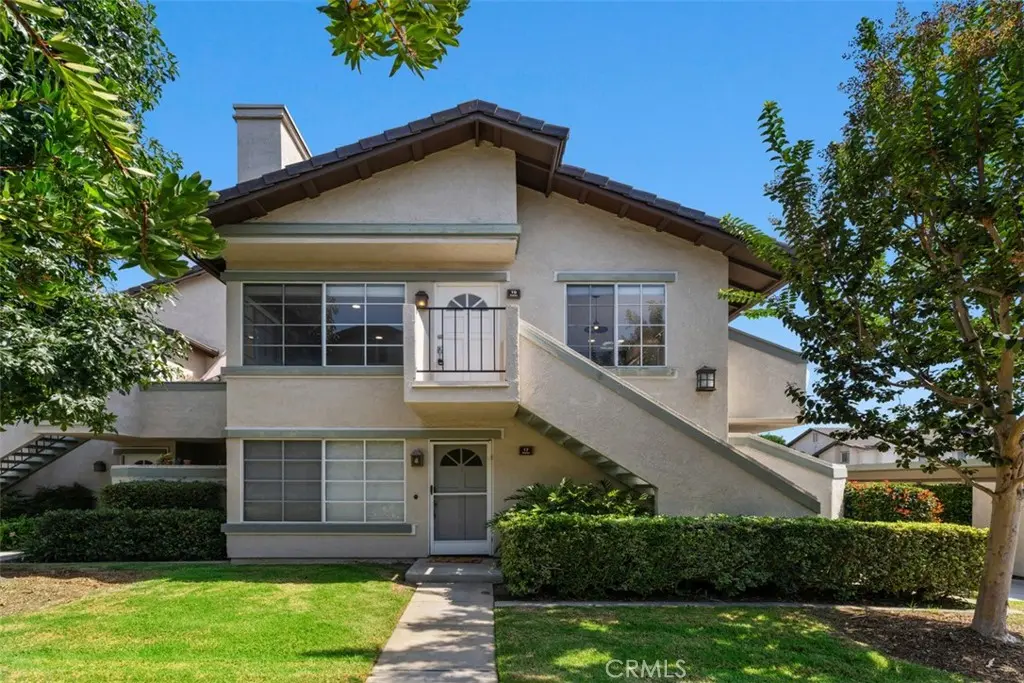 Condominium for rent at 19 Exeter 16, Irvine, CA featuring 2 beds and 1 bath