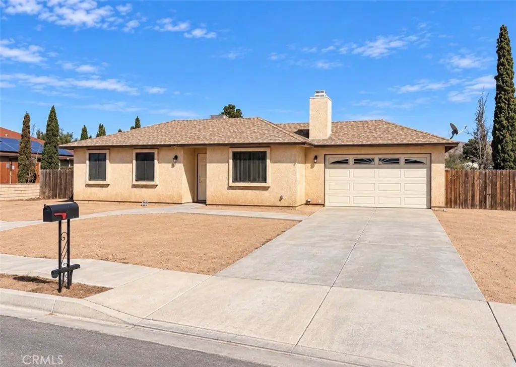 13383 Franceska, Apple Valley, CA — listing photo 1