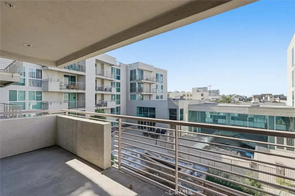 Condominium for sale at 267 S San Pedro 315, Los Angeles, CA featuring 2 beds and 2 baths
