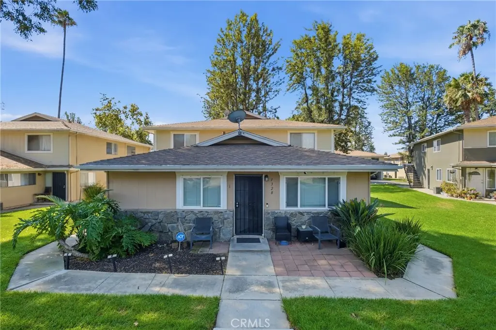1328 Primrose 4, Upland, CA — listing photo 1