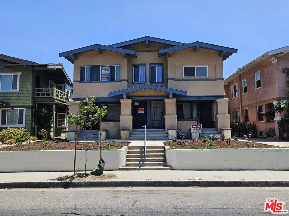 Condominium for rent at 2934 1/2 S Normandie Avenue 2934 1/2, Los Angeles, CA featuring 3 beds and 1 bath