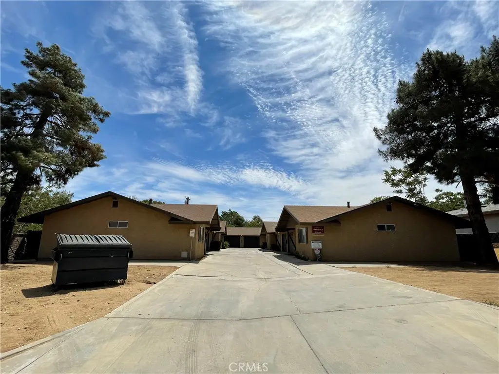 7467 Bannock Trail, Yucca Valley, CA — listing photo 1