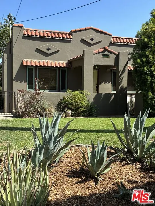 884 N Raymond Avenue, Pasadena, CA — listing photo 1