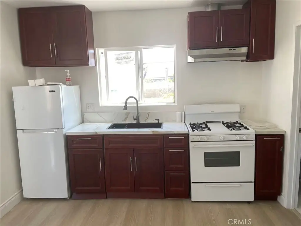 Mixed Use for rent at 672 115th, Los Angeles, CA featuring 1 bed and 1 bath