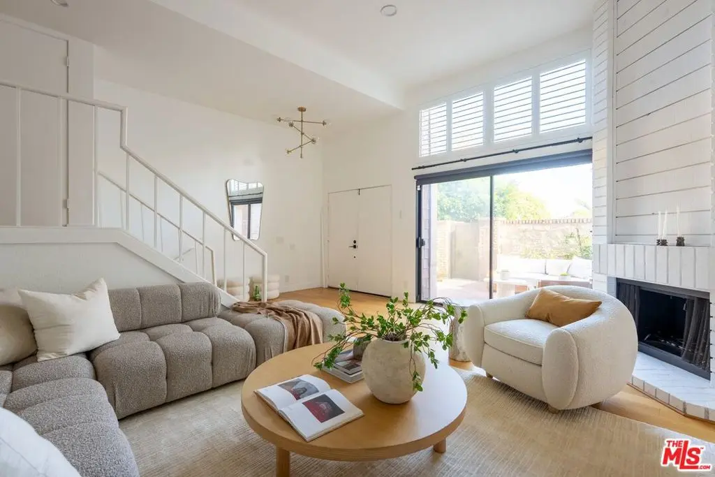 4600 Glencoe Avenue 2, Marina Del Rey, CA — listing photo 1