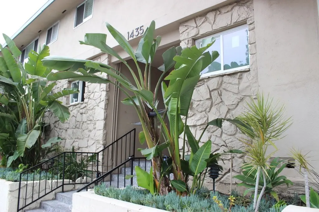 1435 N Fairfax 21, West Hollywood, CA — listing photo 1