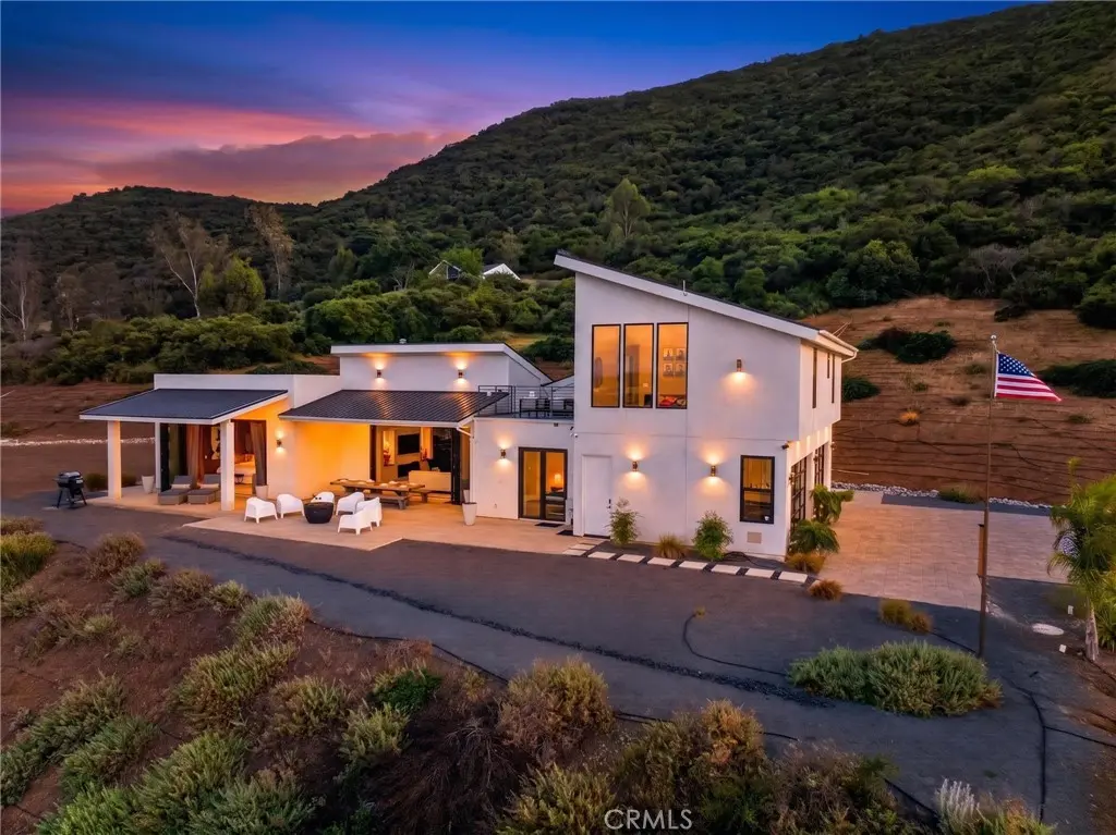 Single Family Residence for sale at 42950 Ivy Street, Murrieta, CA featuring 4 beds and 3 baths