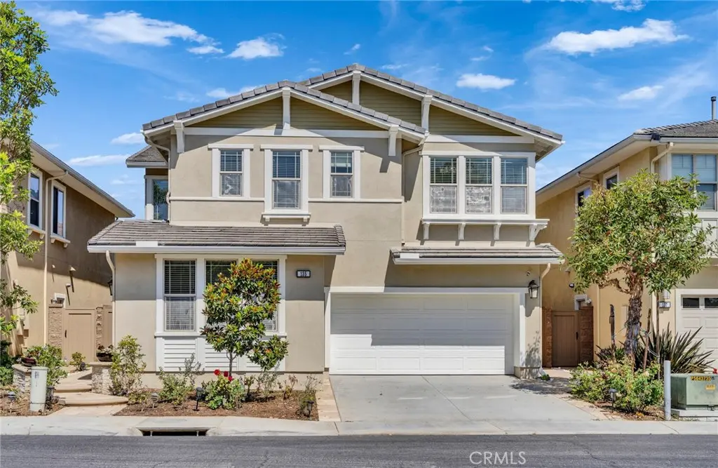 Single Family Residence for rent at 135 Willowbend, Irvine, CA featuring 4 beds and 3 baths