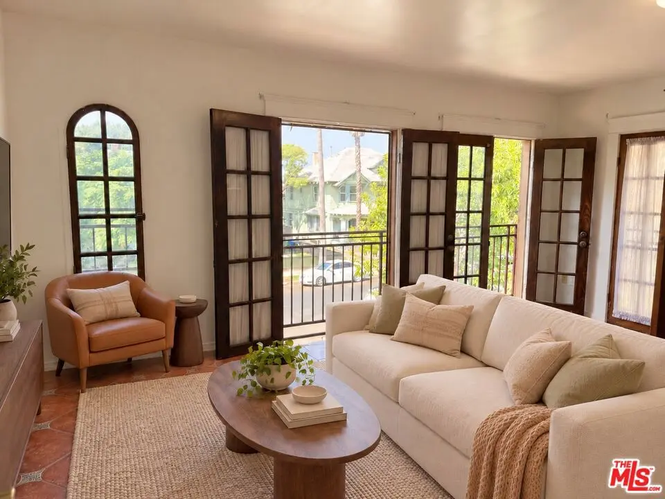 Apartment for rent at 2646 Kenwood Ave 4, Los Angeles, CA featuring 3 beds and 2 baths