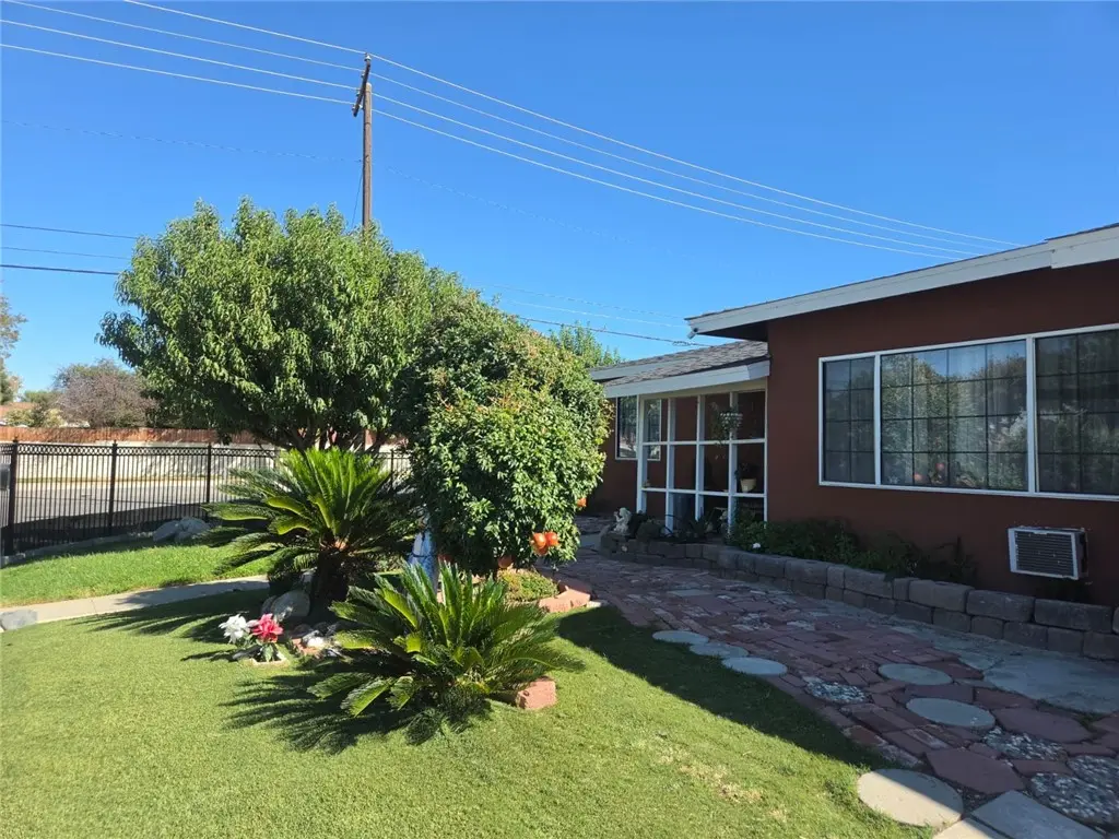 444 E Avenue R9, Palmdale, CA — listing photo 1