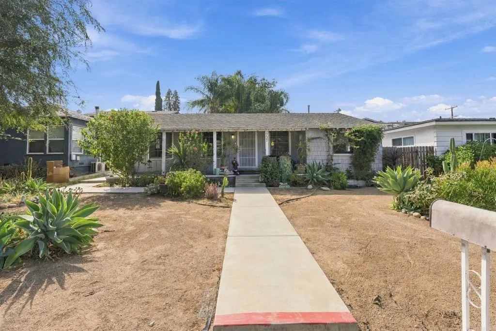 Single Family Residence for sale at 727 E 2nd Ave, Escondido, CA featuring 2 beds and 1 bath