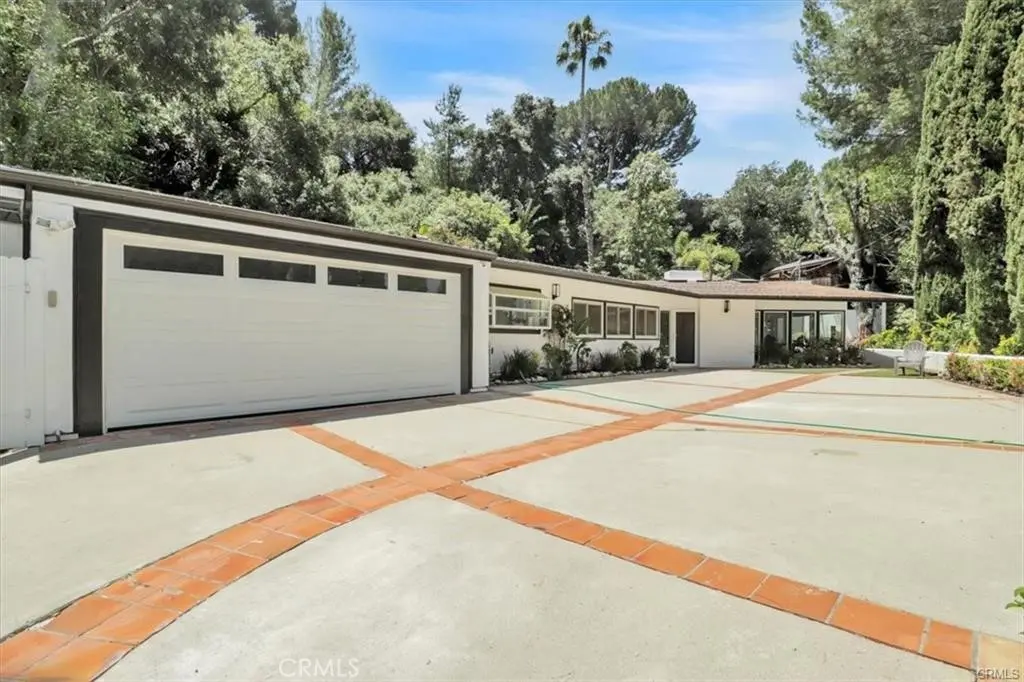 9466 Hidden Valley Place, Beverly Hills, CA — listing photo 1