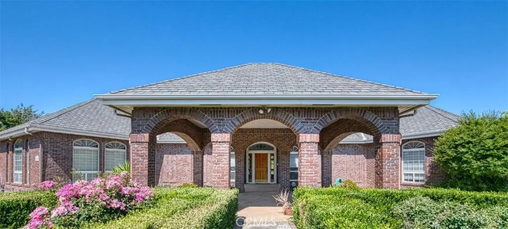 4715 E Copper, Clovis, CA — listing photo 1