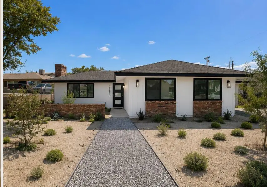Single Family Residence for rent at 7380 Dumosa Avenue, Yucca Valley, CA featuring 2 beds and 2 baths