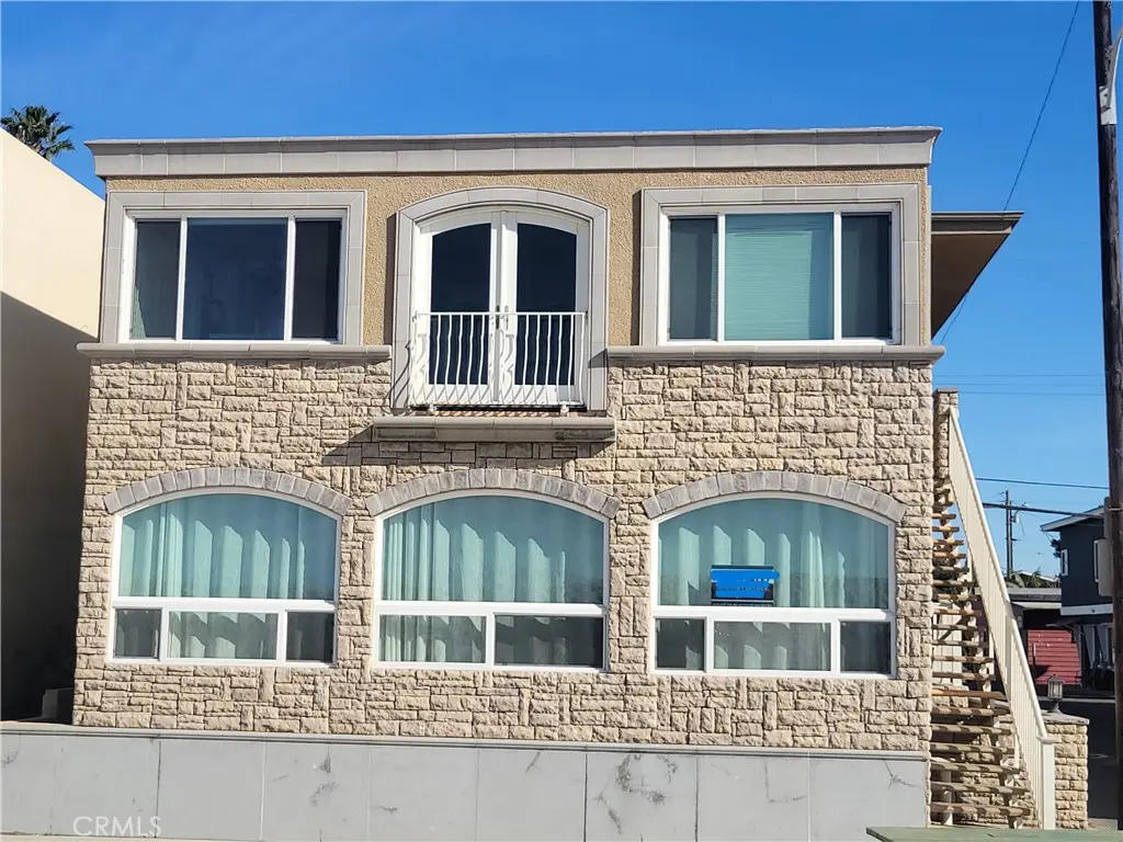 1319 Seal Way, Seal Beach, CA — listing photo 1