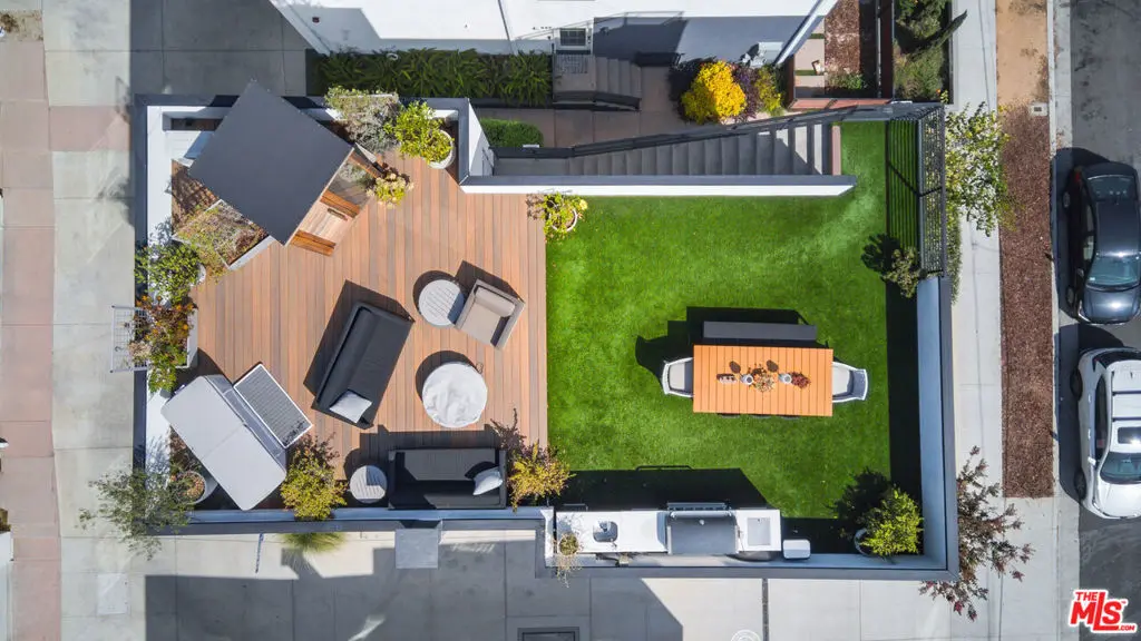 Single Family Residence for sale at 345 N La Fayette Park Place, Los Angeles, CA featuring 3 beds and 4 baths
