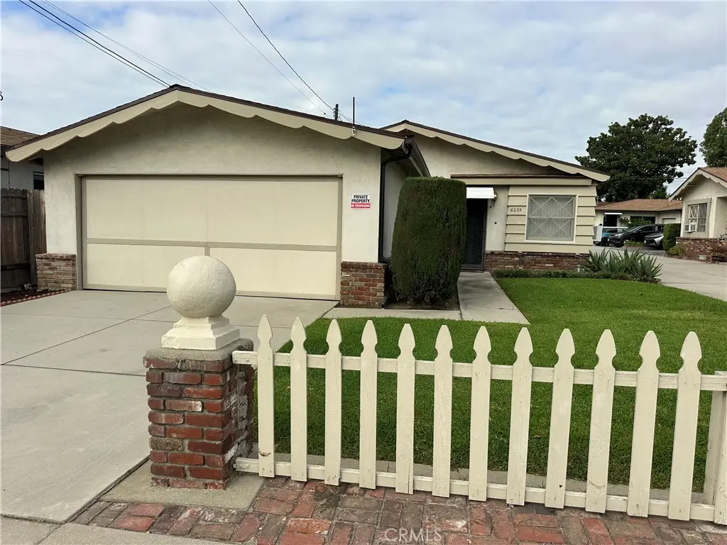 Single Family Residence for rent at 6235 Oak, Temple City, CA featuring 3 beds and 2 baths